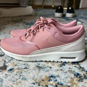 Light pink Airmax Nikes